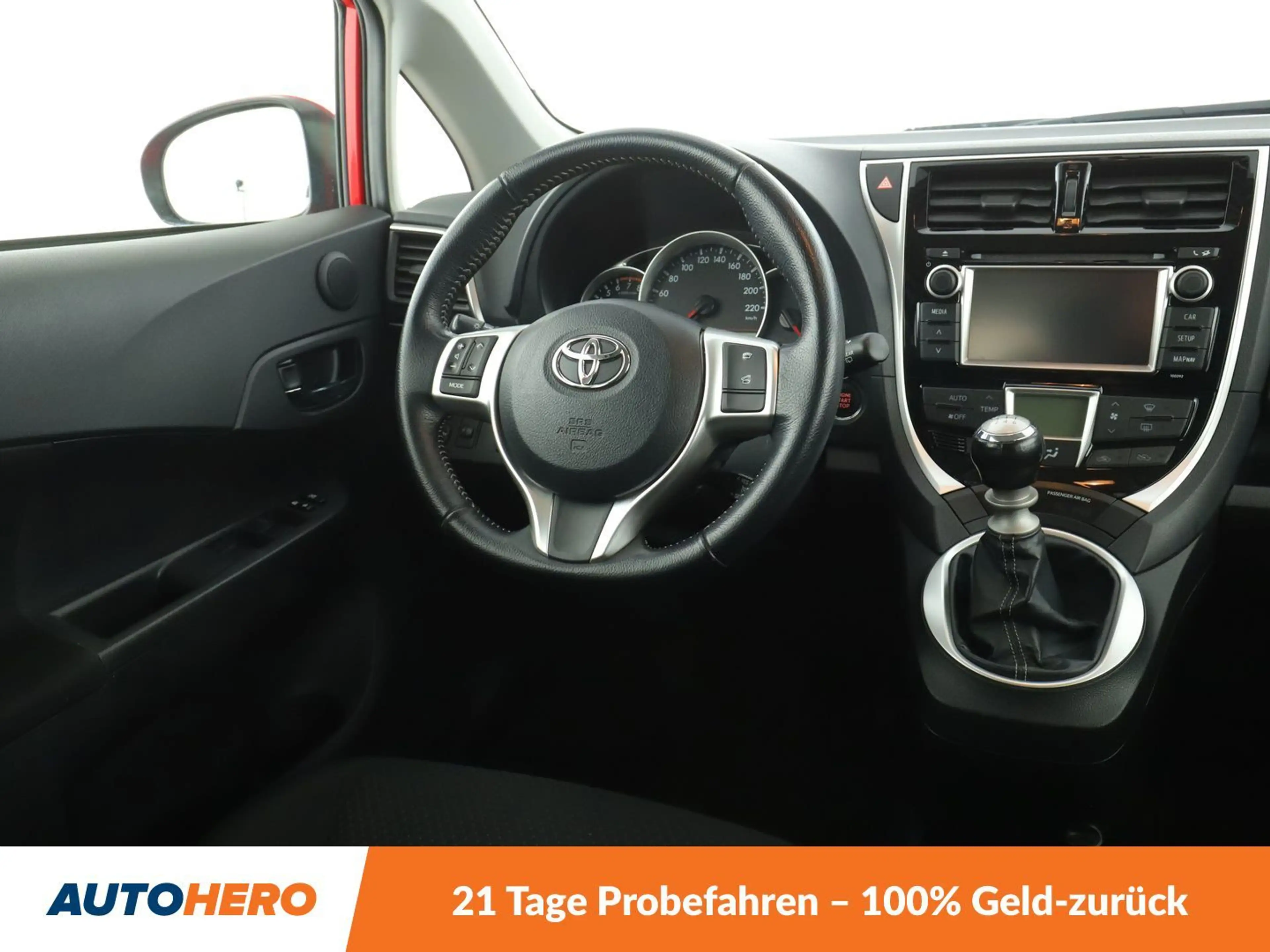 Toyota Verso-S 1.33 Dual VVT-i Club *NAVI*TEMPO*CAM*PDC*KLIMA* — photo 13