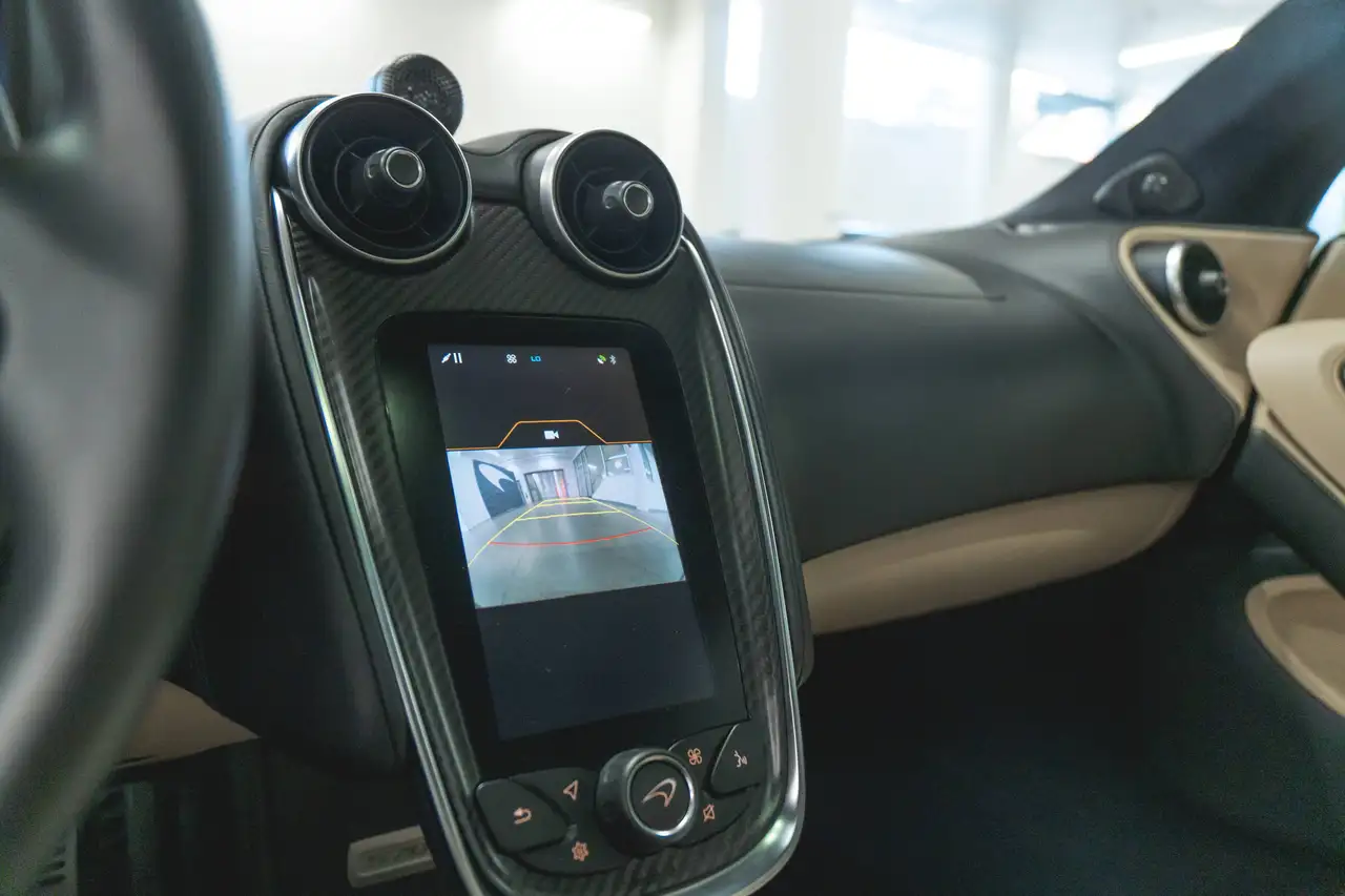 McLaren 570GT снимка McLaren 570GT