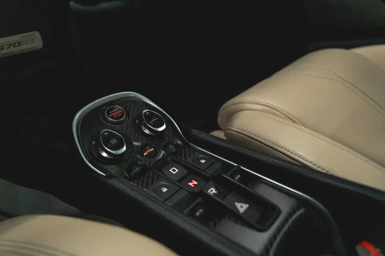 McLaren 570GT снимка McLaren 570GT