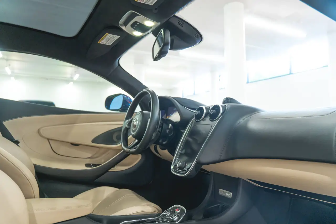 McLaren 570GT снимка McLaren 570GT