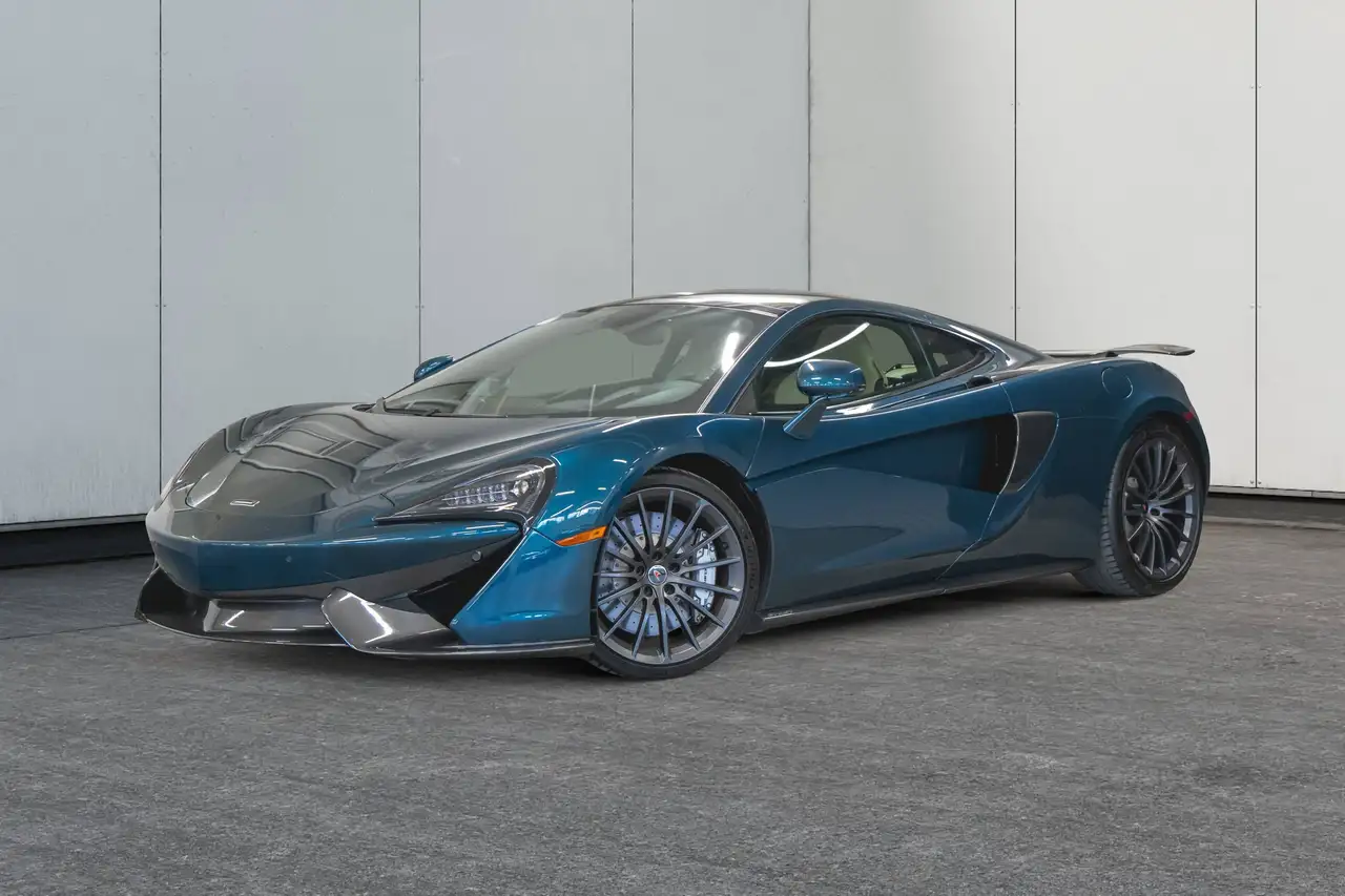 2017 McLaren 570GT