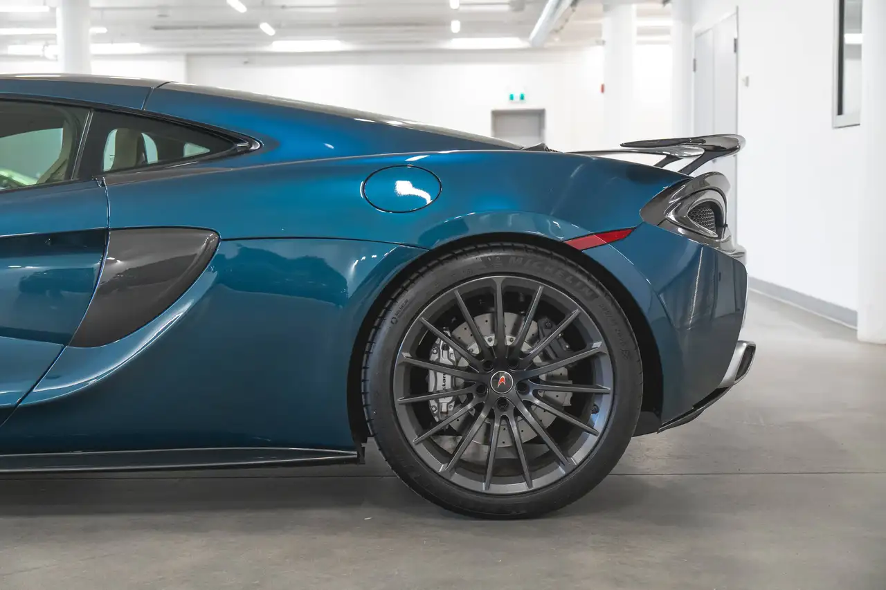McLaren 570GT снимка McLaren 570GT