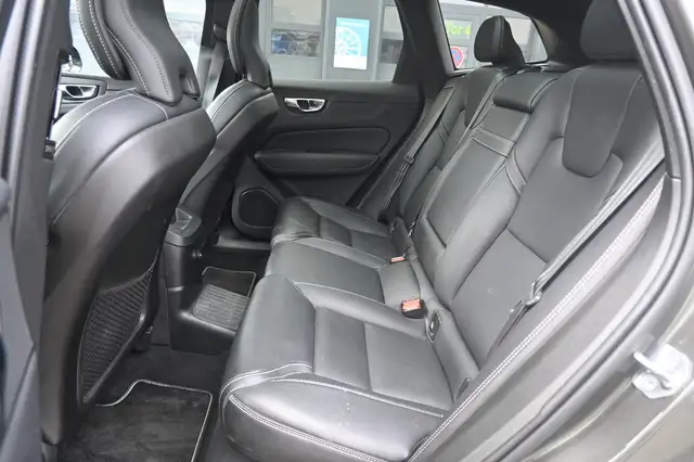 Volvo XC60 view 15