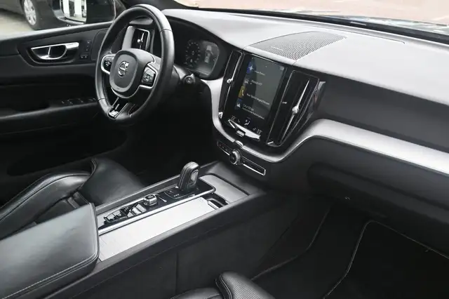 Volvo XC60 view 13