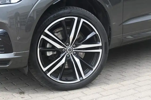 Volvo XC60 view 11