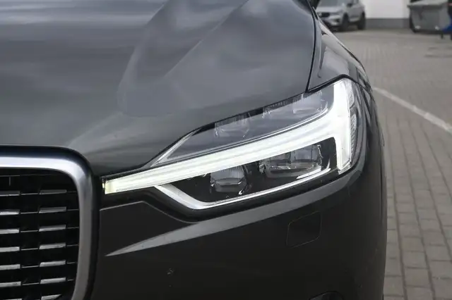 Volvo XC60 view 10