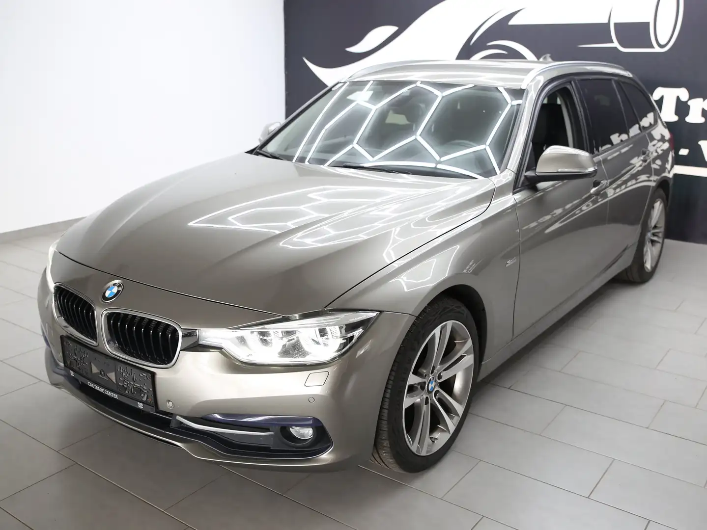 BMW 320 320d Touring Sport Line Aut. Beige - 2