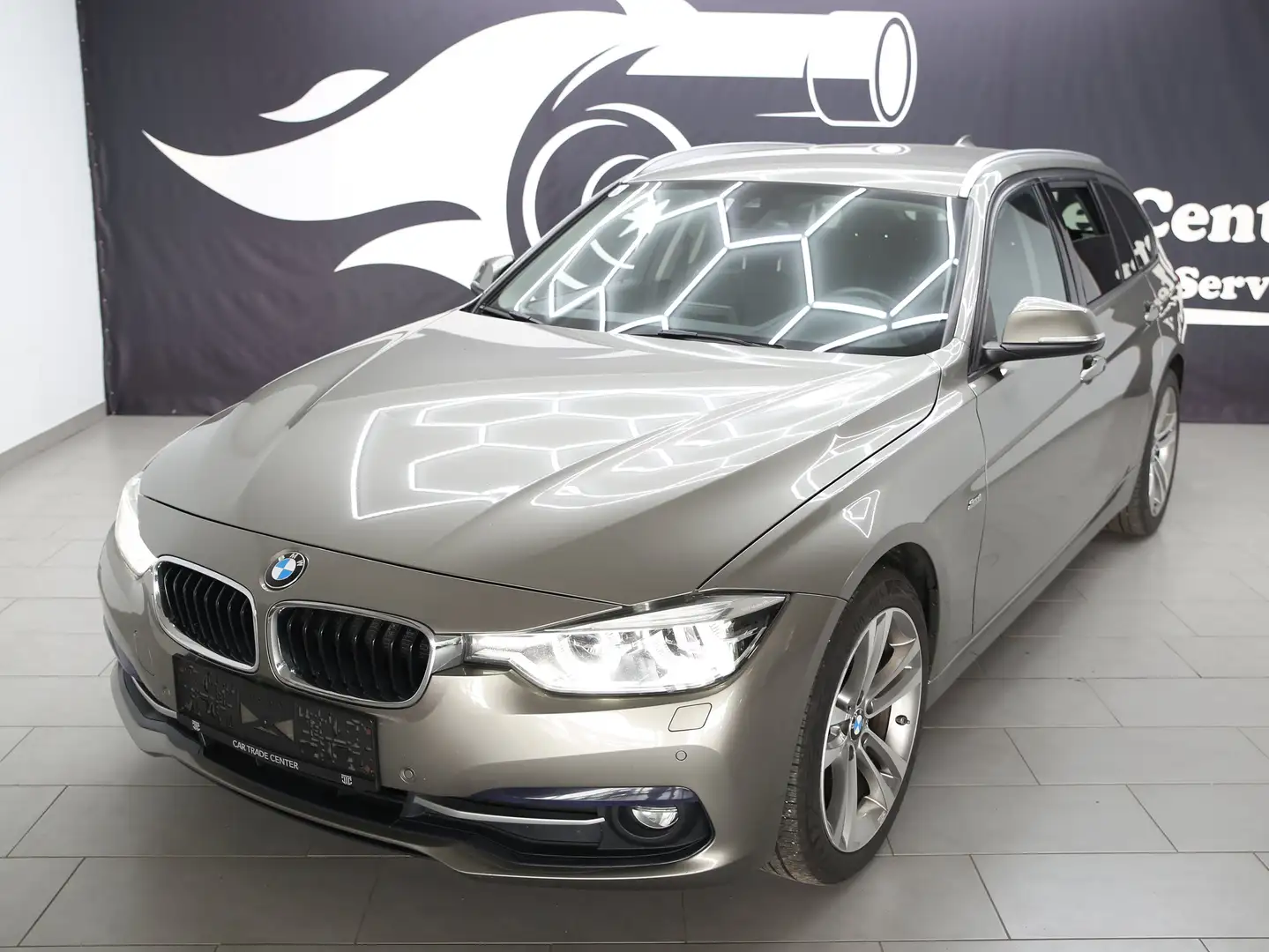 BMW 320 320d Touring Sport Line Aut. Beige - 1