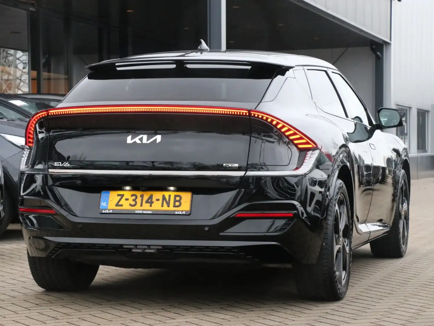 Kia EV6 GT-Line Edition 77.4 kWh I Gratis laadpaal I Lease Zwart - 2