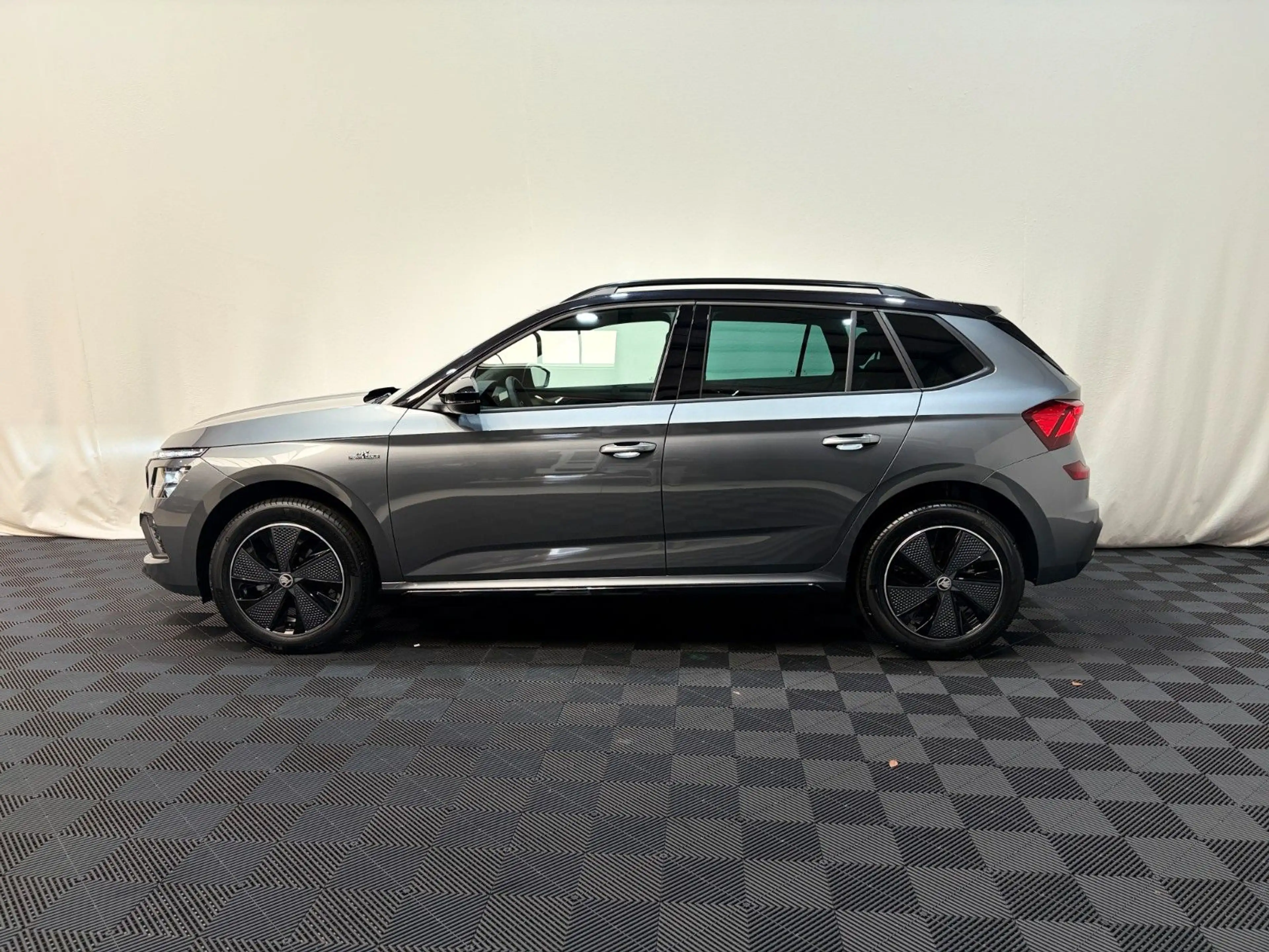 Skoda Kamiq Monte Carlo / AHK / Matrix — photo 4