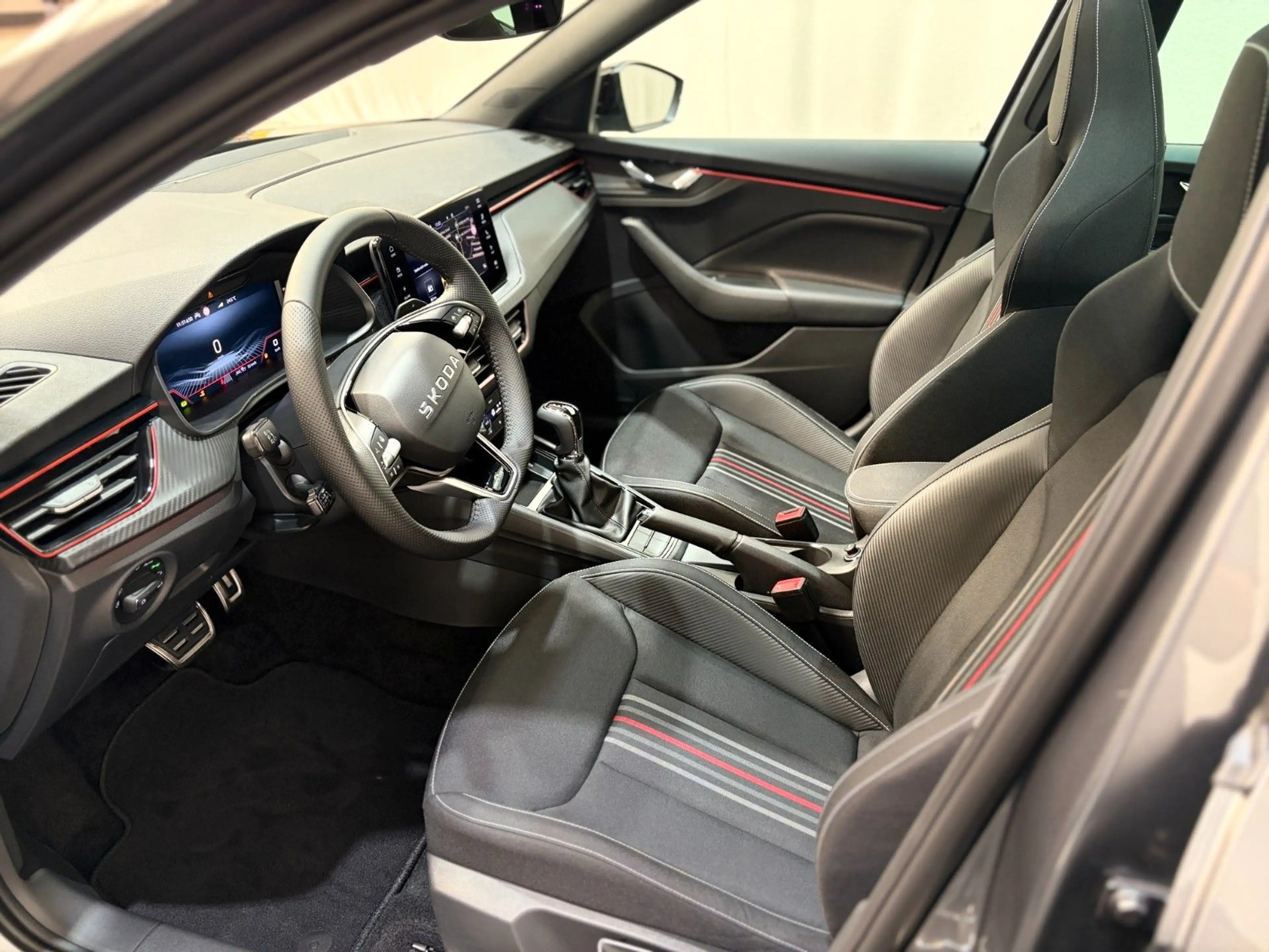 Skoda Kamiq Monte Carlo / AHK / Matrix — photo 12