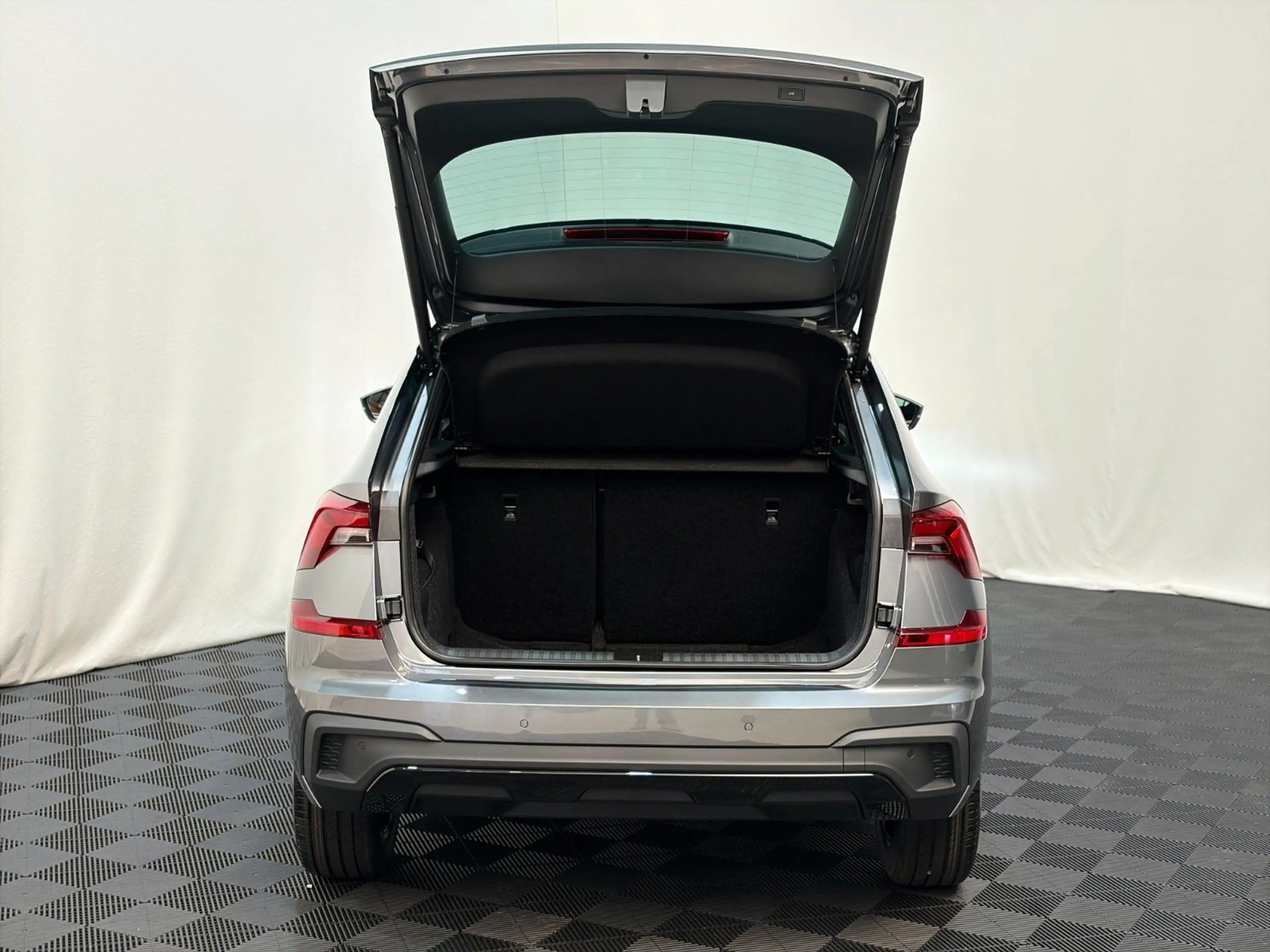 Skoda Kamiq Monte Carlo / AHK / Matrix — photo 7