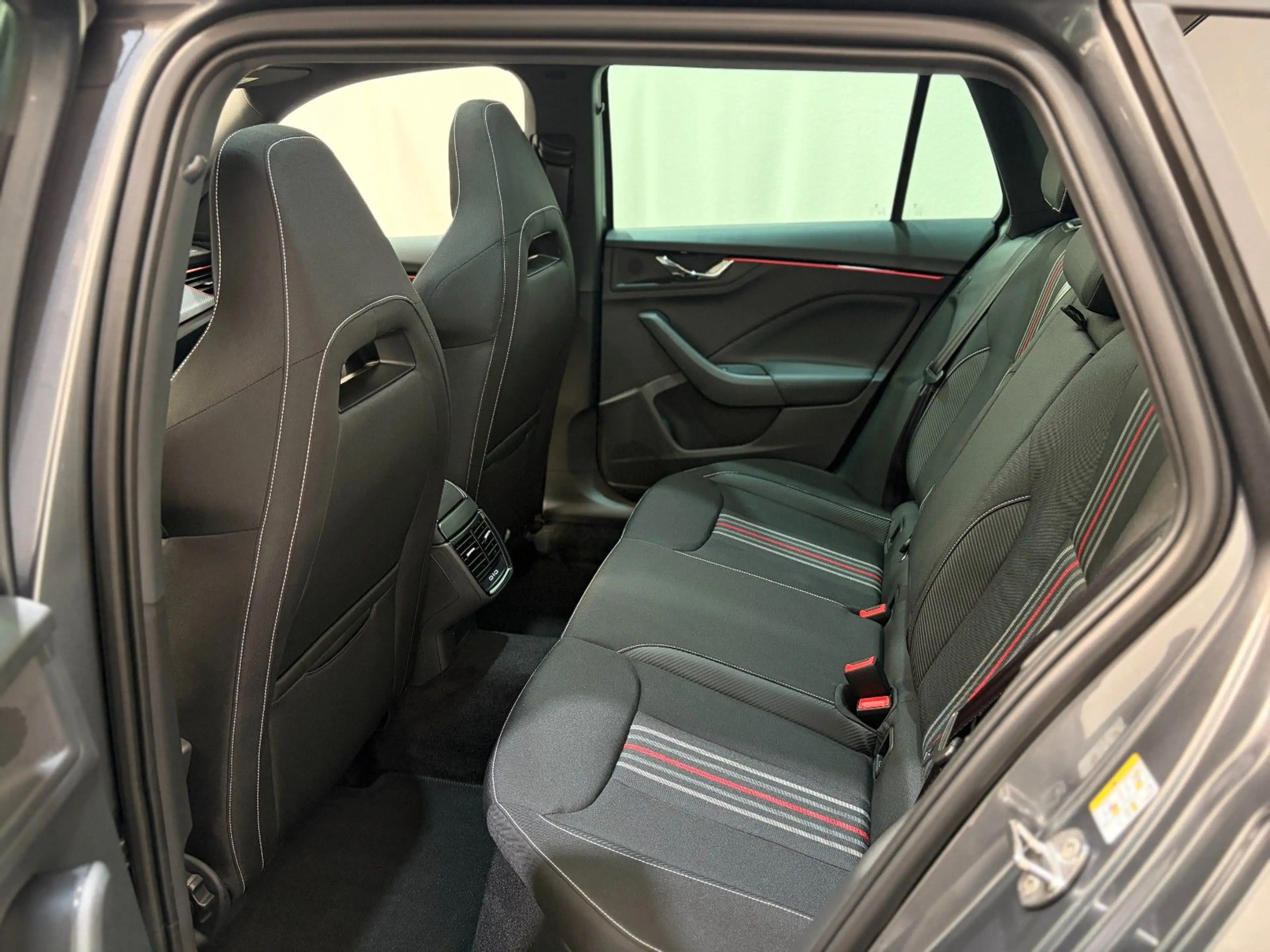 Skoda Kamiq Monte Carlo / AHK / Matrix — photo 14