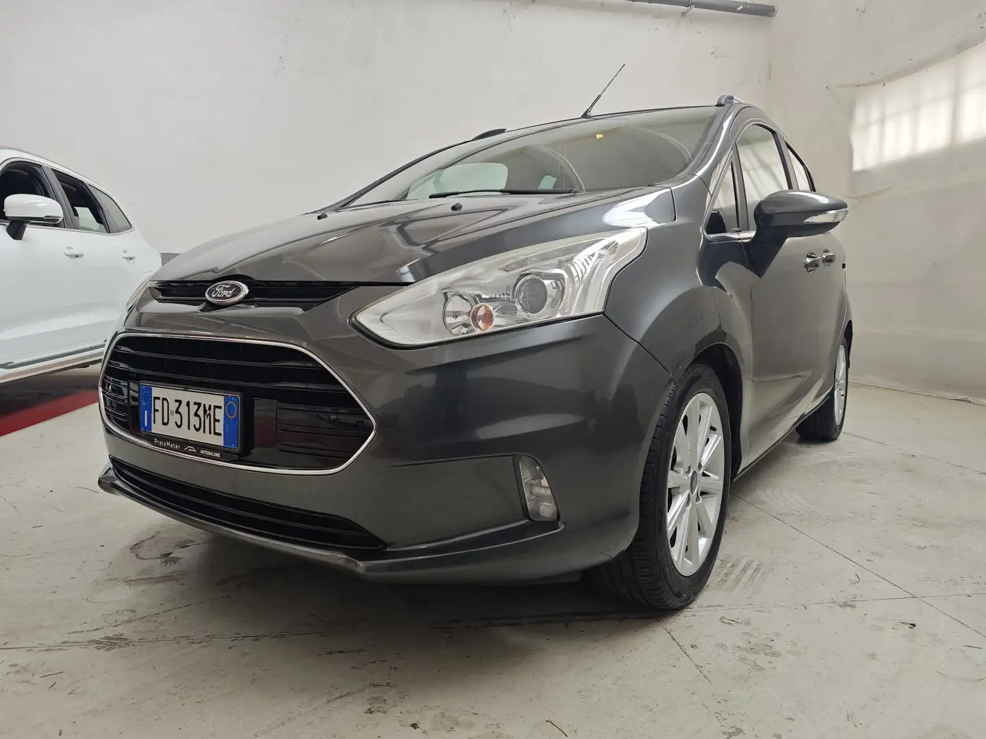 Ford B-Max 1.5 tdci Titanium 75cv Grau - 2