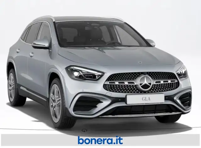 Mercedes-Benz Gla view 2