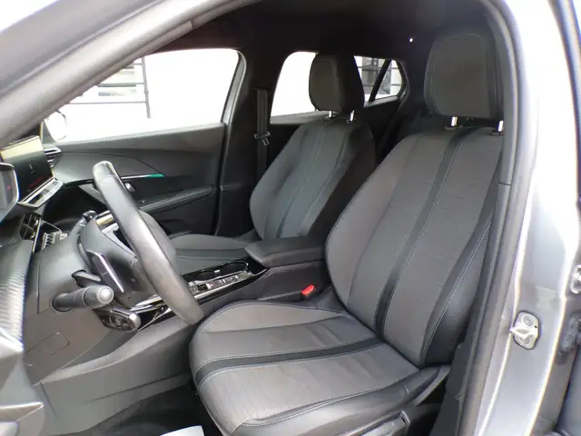 Peugeot 2008 view 9