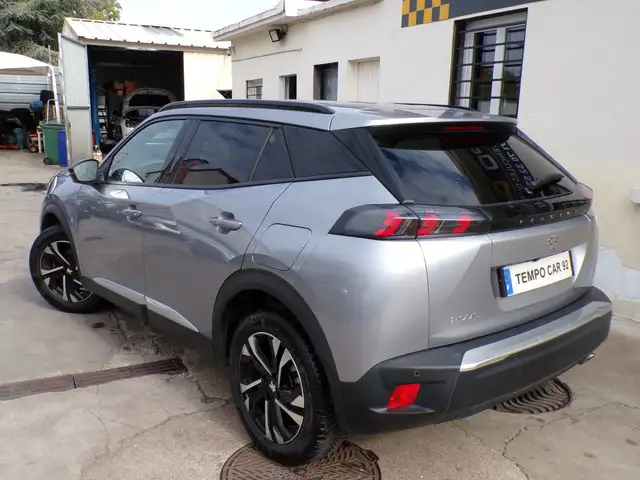 Peugeot 2008 view 6