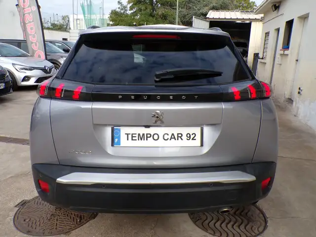 Peugeot 2008 view 5