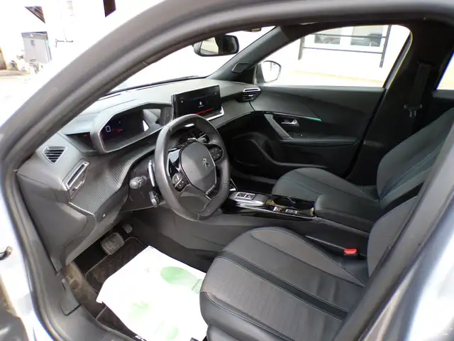 Peugeot 2008 view 8