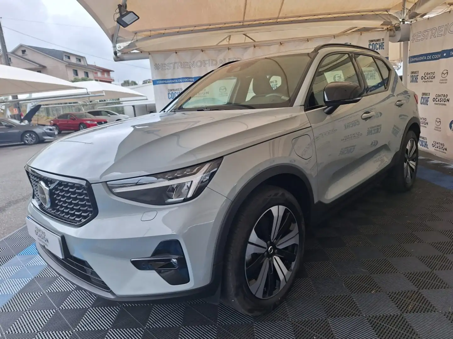 Volvo XC40 T4 Recharge Ultimate Dark Aut. Gris - 2