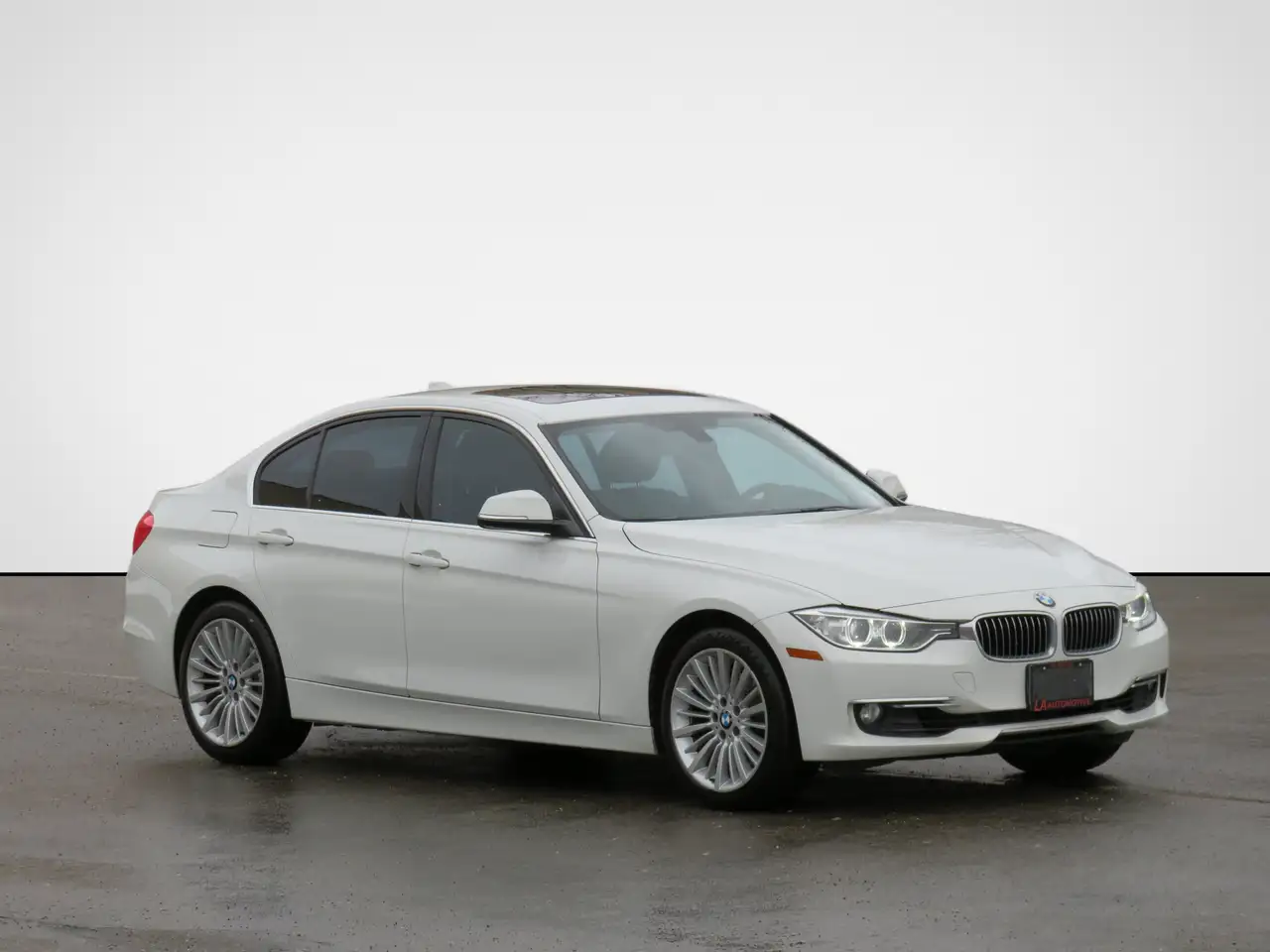 BMW 3 Series снимка BMW 3 Series