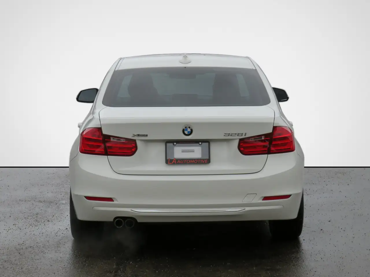 BMW 3 Series снимка BMW 3 Series