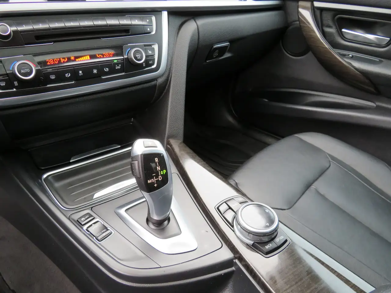 BMW 3 Series снимка BMW 3 Series