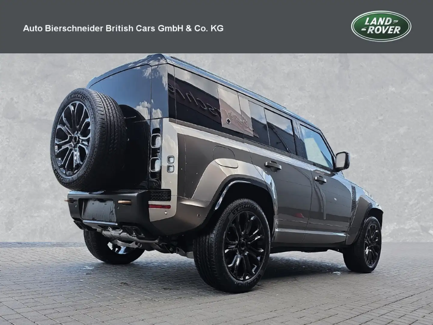 Land Rover Defender 110 P635 AWD OCTA Bronze - 2