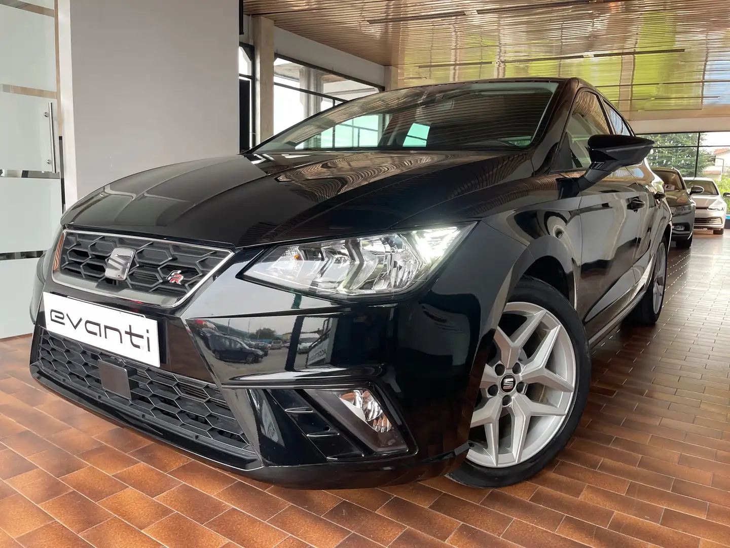SEAT Ibiza FR 1.0 ecotsi 95cv APPLE CARPLAY/GOMME NUOVE/VETRI Černá - 1