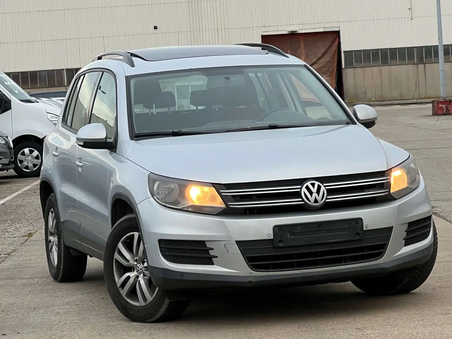 Volkswagen Tiguan 1.4 TSI/FULLOPTIONS/ETAT SHOW-ROOM/1PROP CARNET Gris - 2