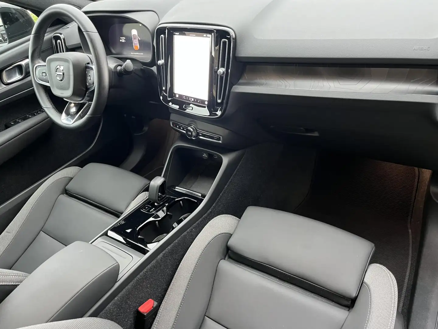 Volvo C40 Recharge 69 kWh CARPLAY+STOEL/STUURVERW LAGE KM! Noir - 2