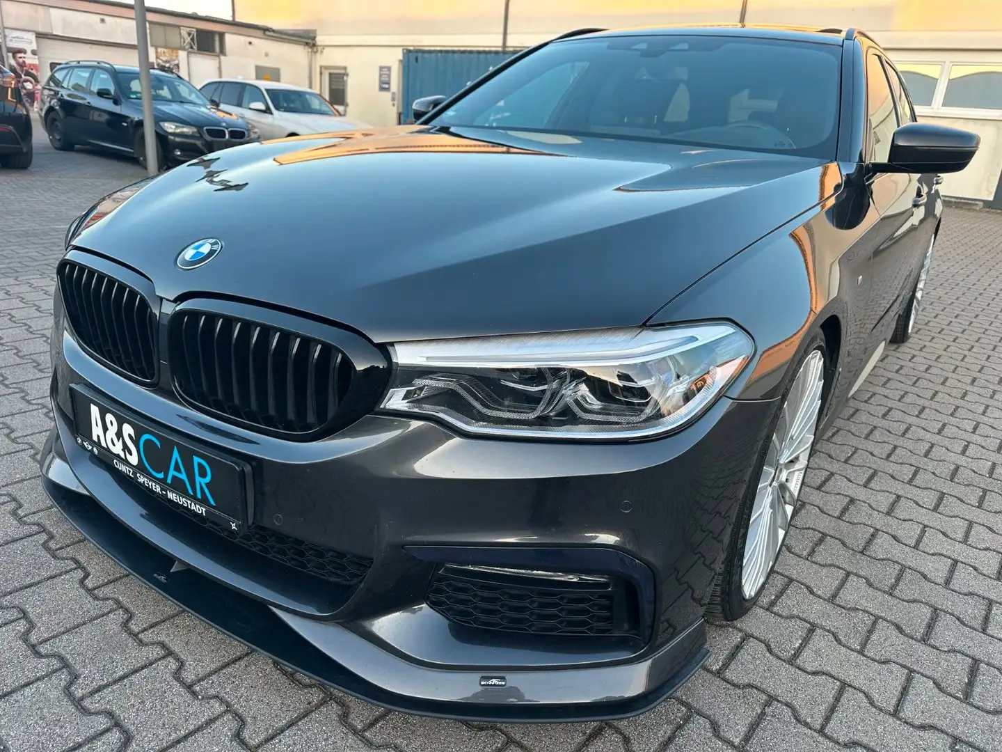 BMW 530 d xDrive M PAKET Sport-PANORAMA-KAMERA-HE UP Сірий - 1