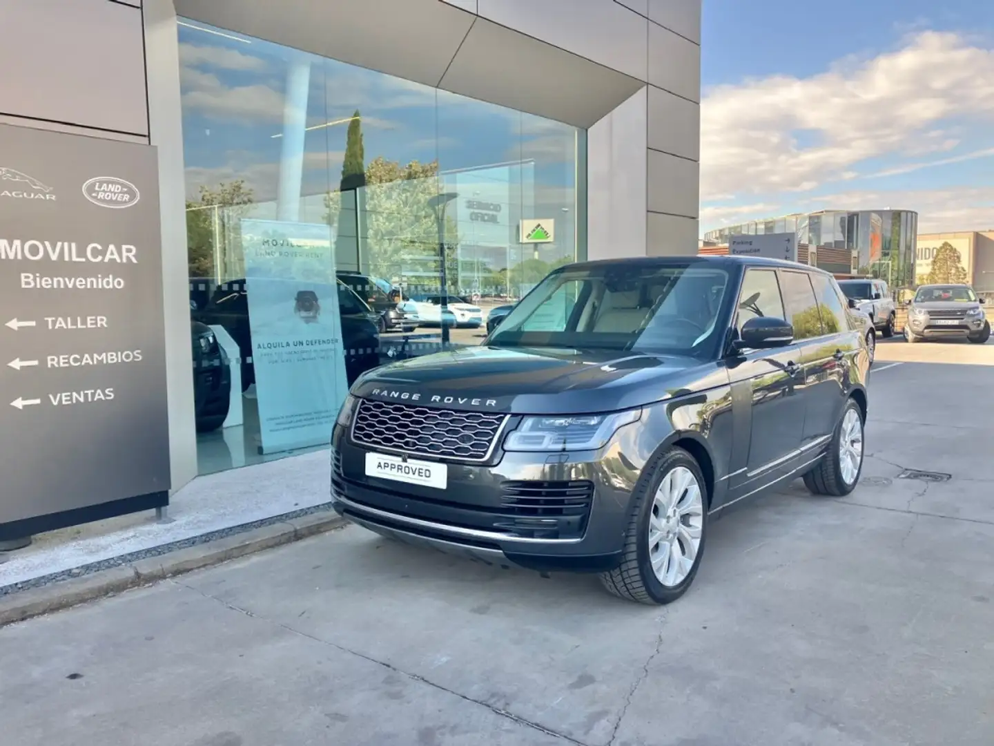 Land Rover Range Rover 2.0 i4 PHEV Vogue 4WD Aut. Grijs - 1