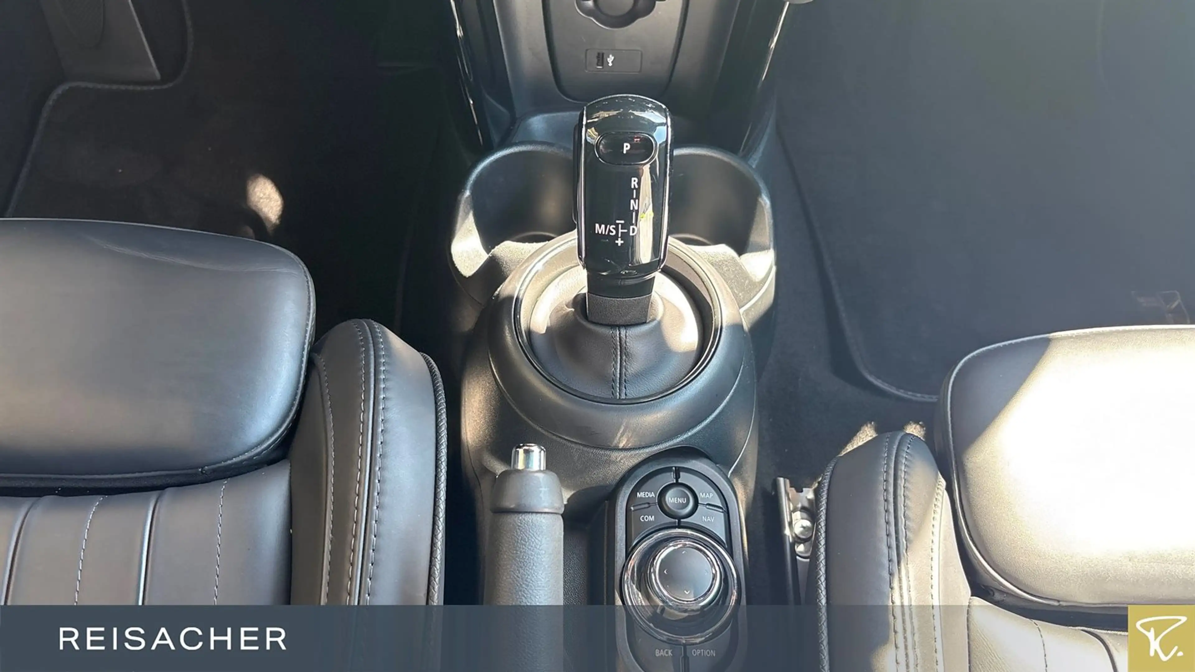 MINI Cooper S Cabrio A,Yours Trim,Navi,DA,SpSitze,LED — photo 11