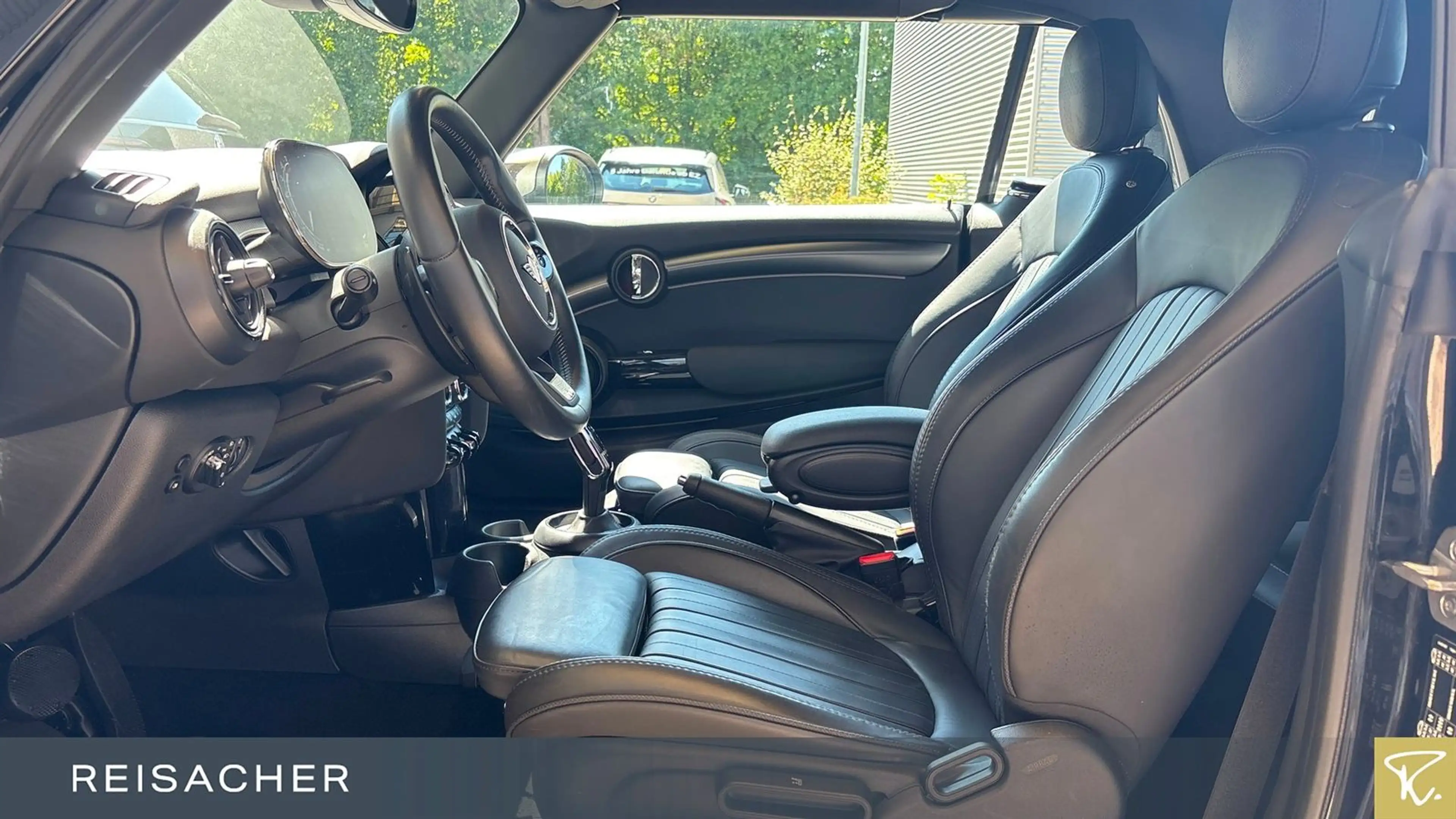 MINI Cooper S Cabrio A,Yours Trim,Navi,DA,SpSitze,LED — photo 4