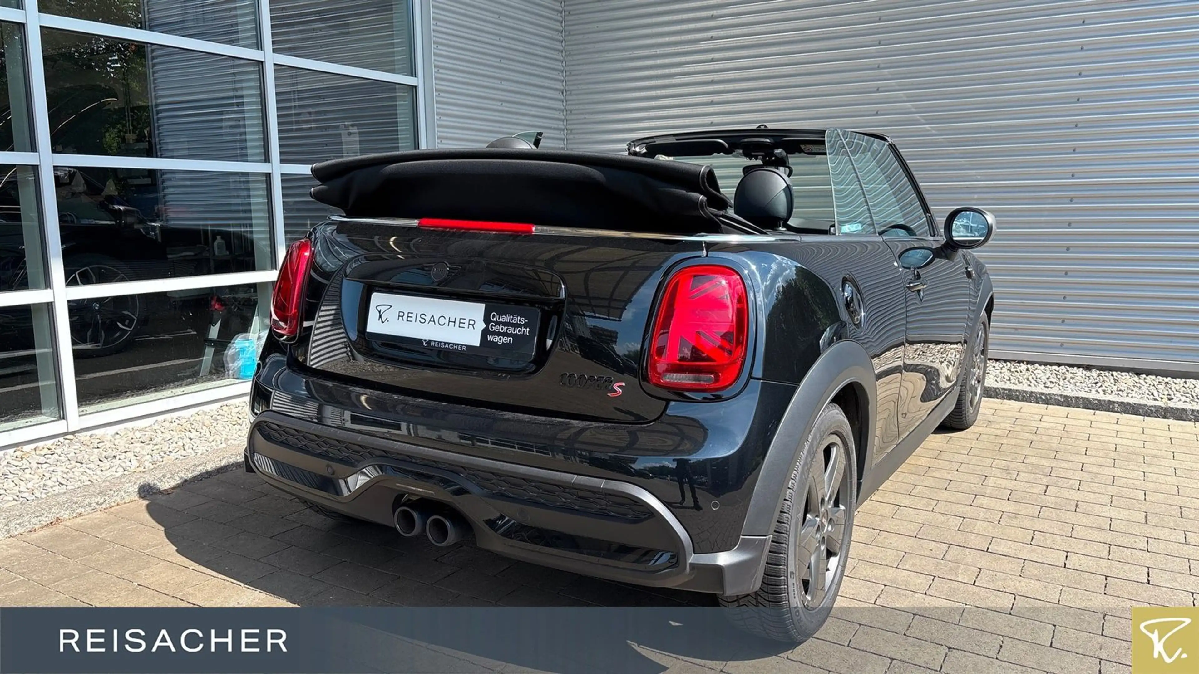 MINI Cooper S Cabrio A,Yours Trim,Navi,DA,SpSitze,LED — photo 2