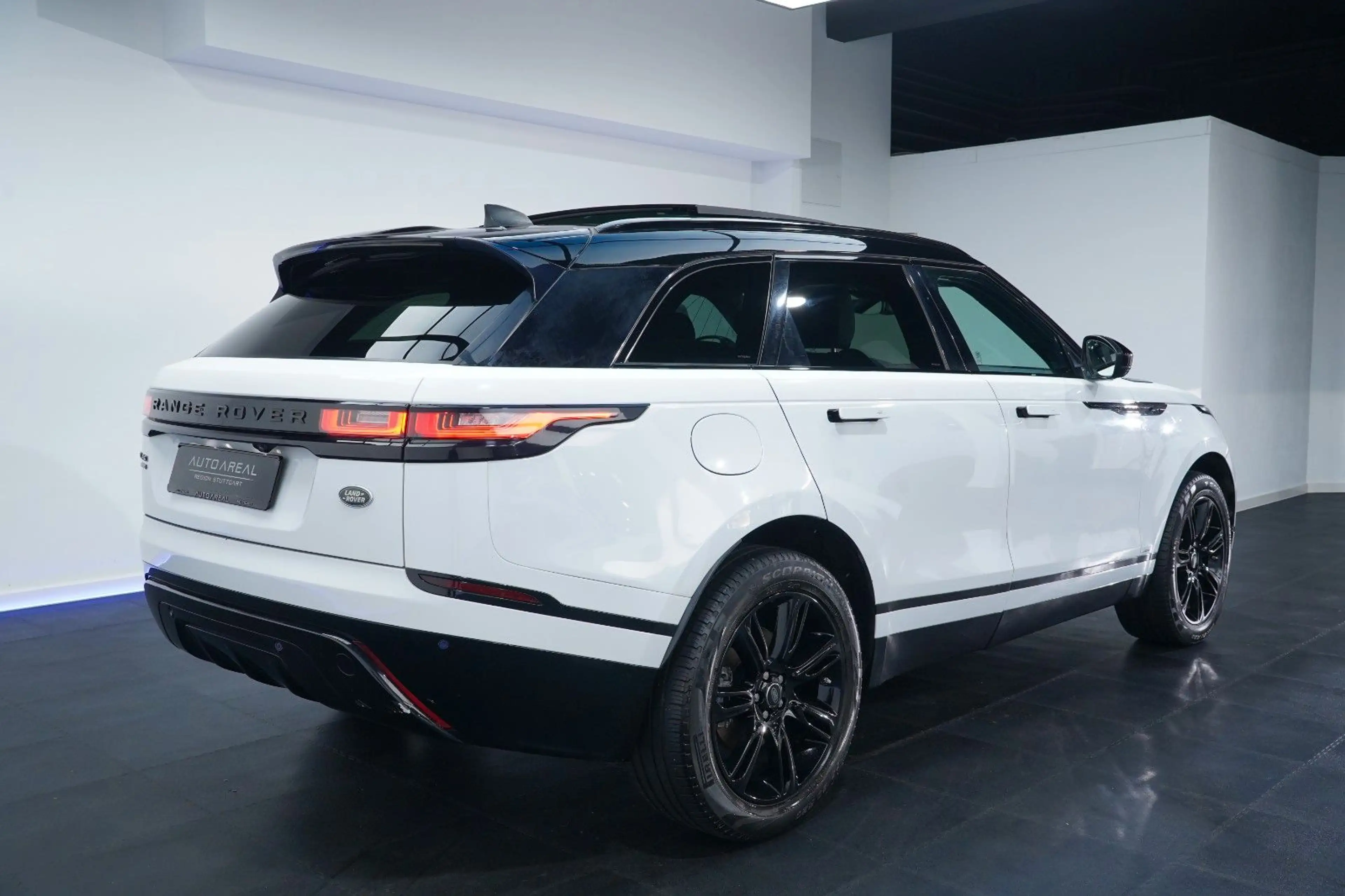 Land Rover Range Rover Velar 2.0 D180 R-Dynamic HSE MY2020 — photo 12