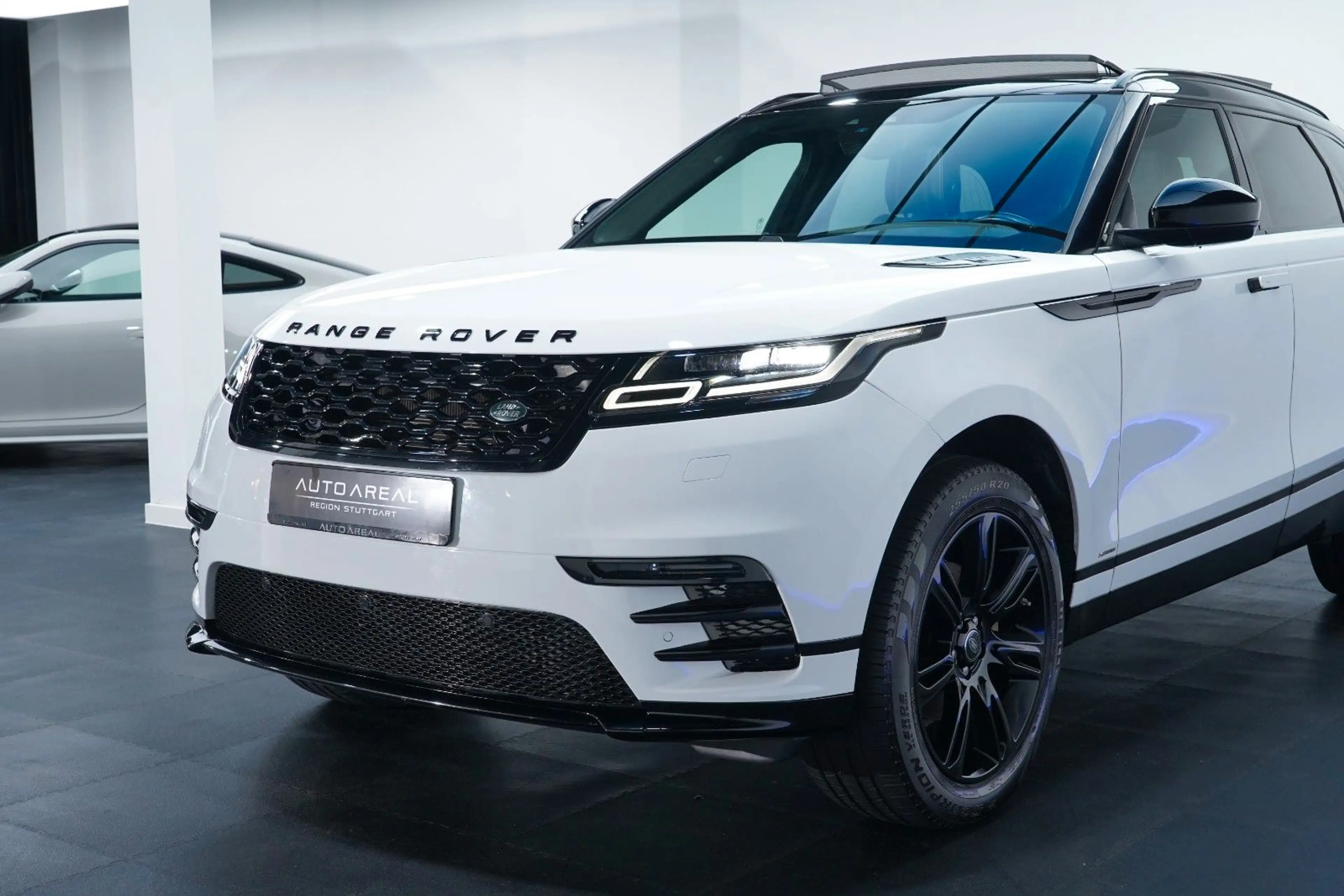 Land Rover Range Rover Velar 2.0 D180 R-Dynamic HSE MY2020 — photo 4