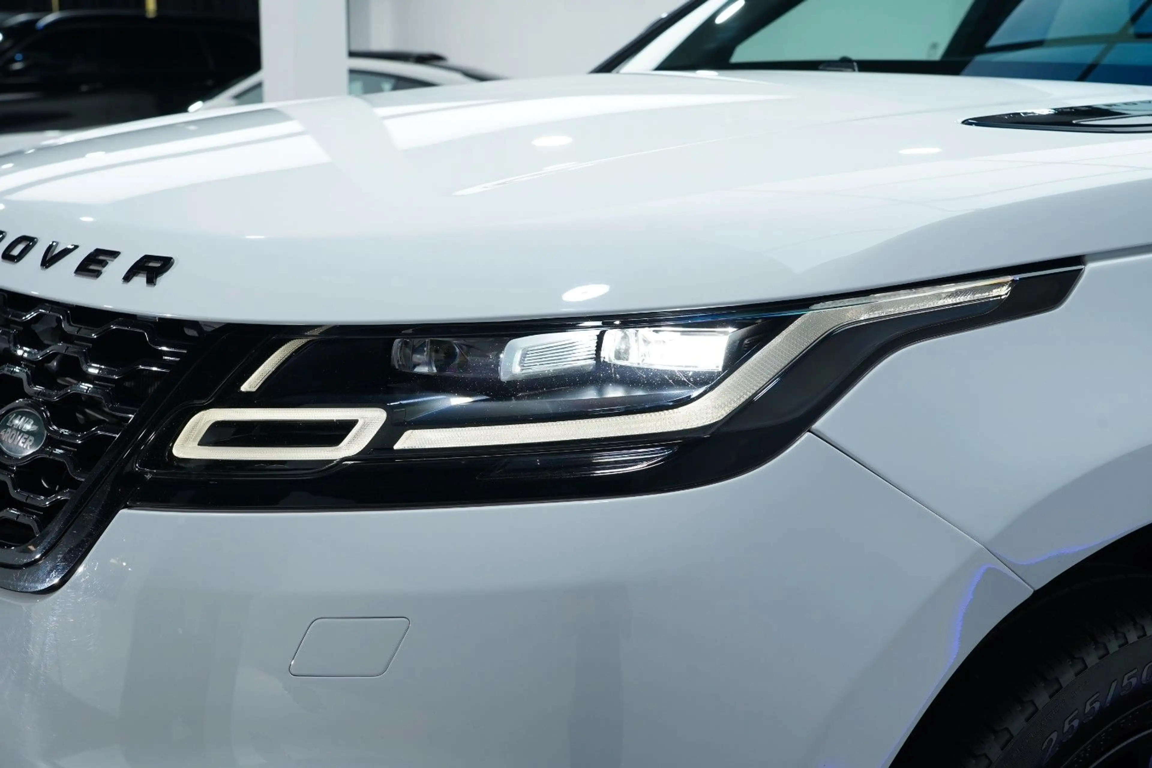 Land Rover Range Rover Velar 2.0 D180 R-Dynamic HSE MY2020 — photo 8