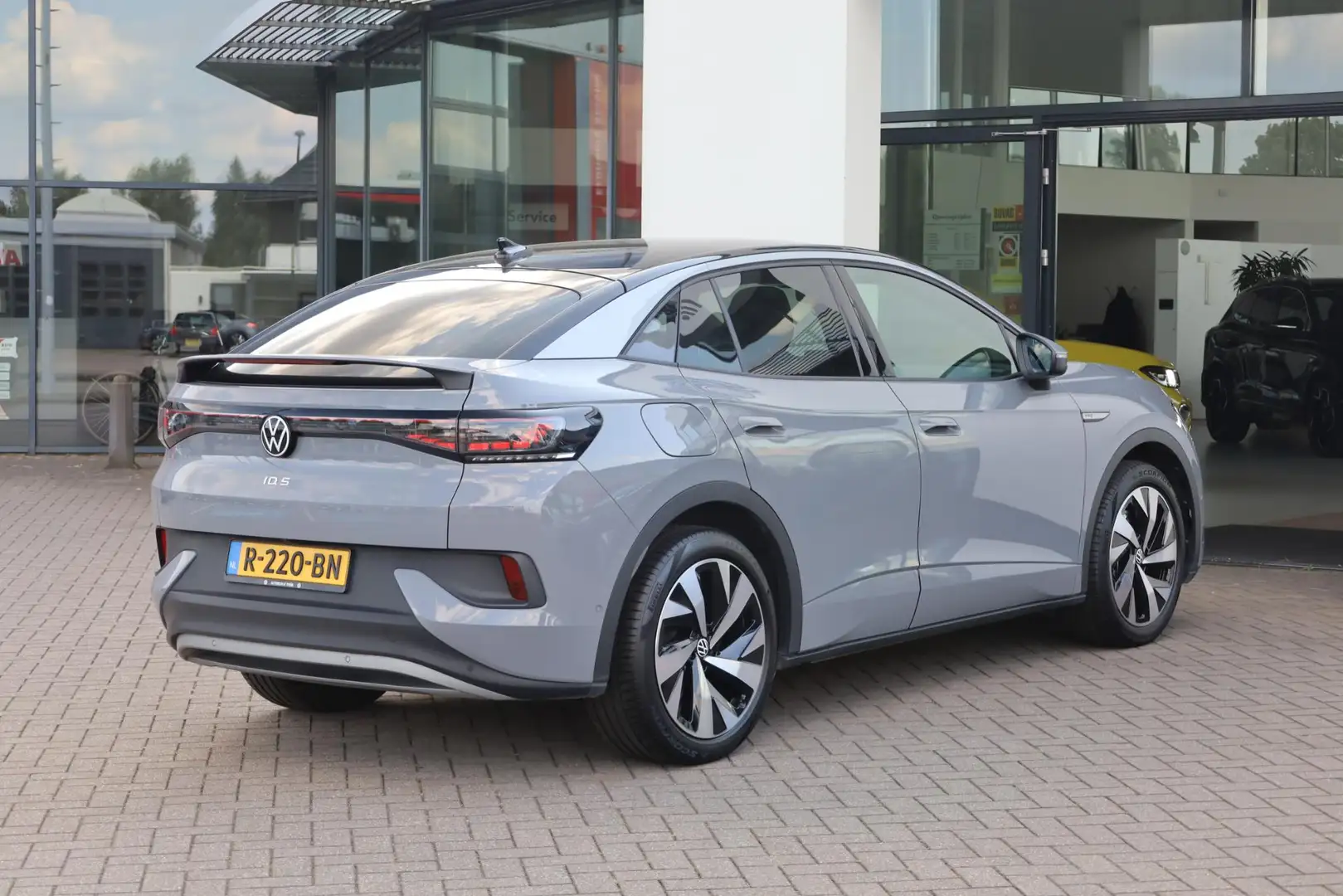 Volkswagen ID.5 Pro 77 kWh 174PK / 128kW 77KWH ACCU, NL auto, nieu Gris - 2