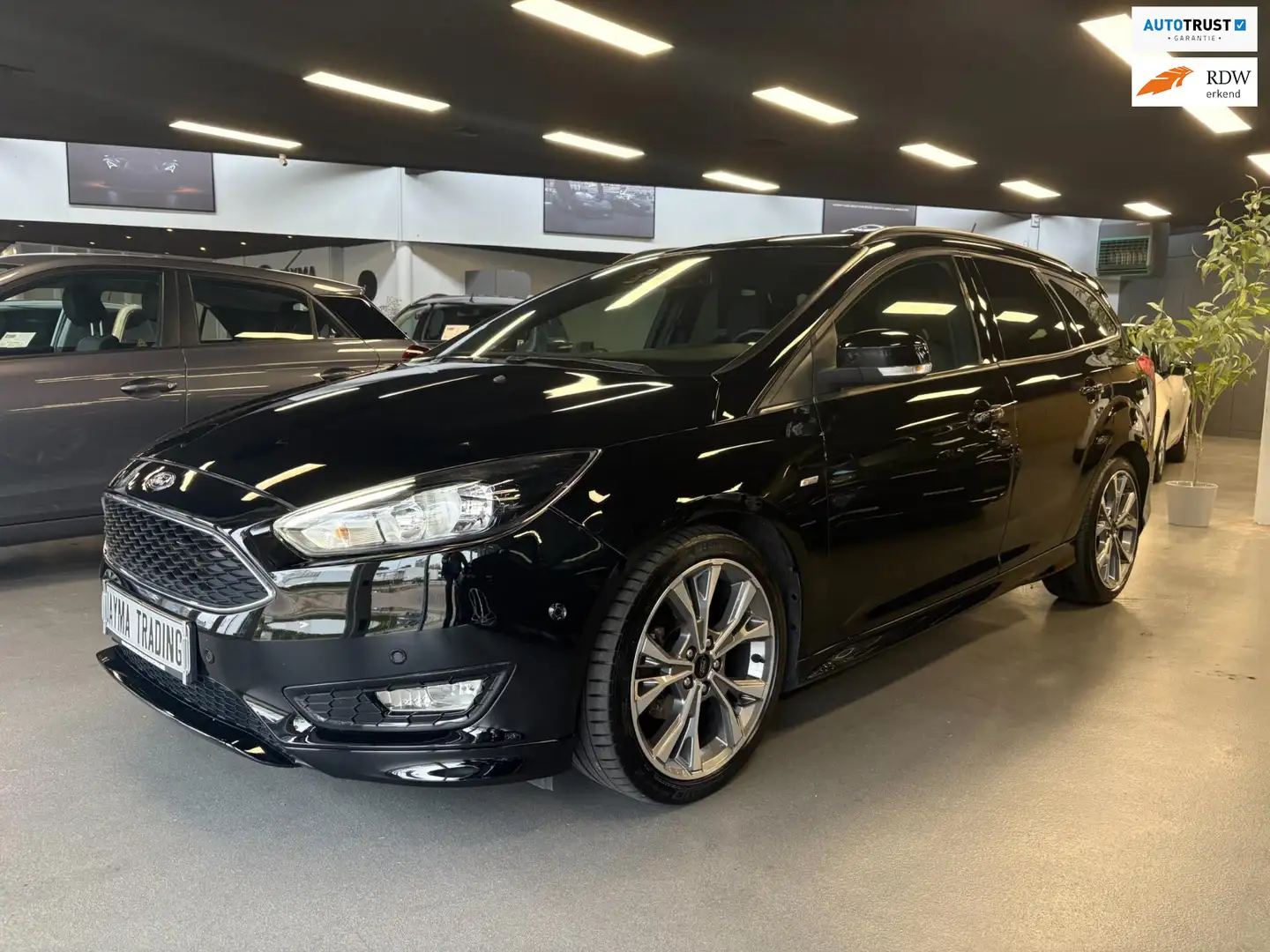 Ford Focus Wagon 1.0 ST - Line !! Zwart - 1