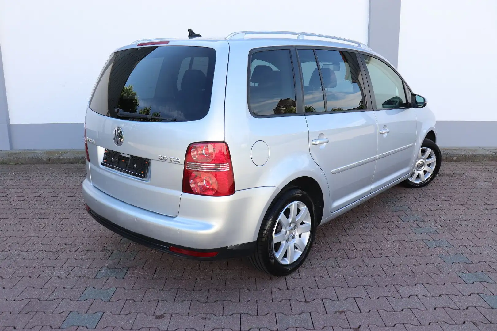 Volkswagen Touran 2.0TDI HIGHLINE DSG-AUTOM.NAVI*VOLLEDER*1.HD*SH-VW Ezüst - 2