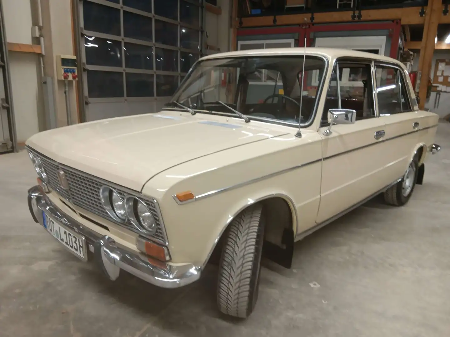Lada 1300/1500/1600 VAZ 2103 Beige - 1