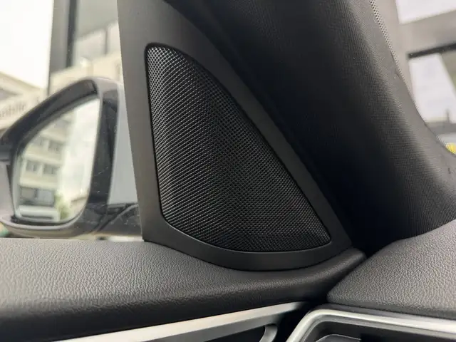 BMW 4 Series view 17