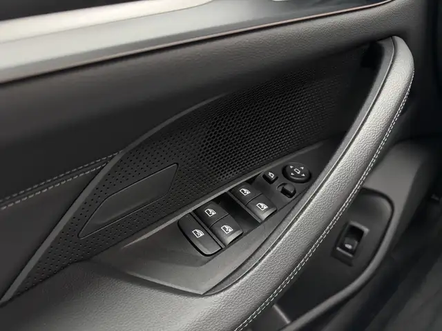 BMW 4 Series view 18