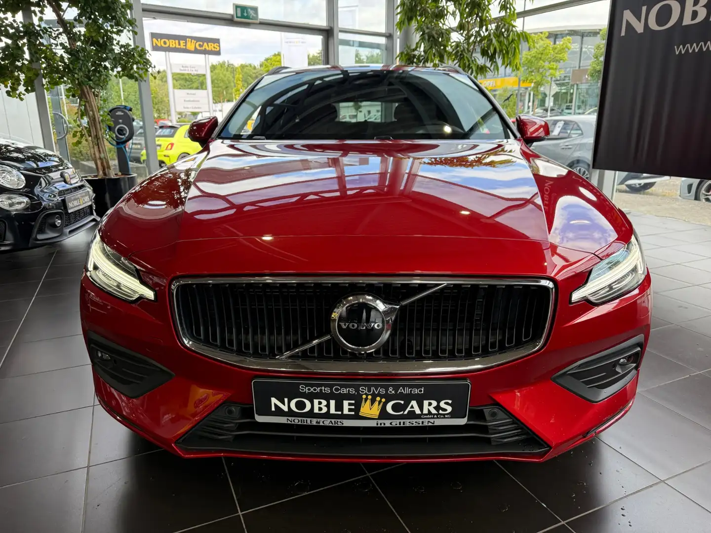 Volvo V60 Kombi Core AHK LED ALU Rot - 2