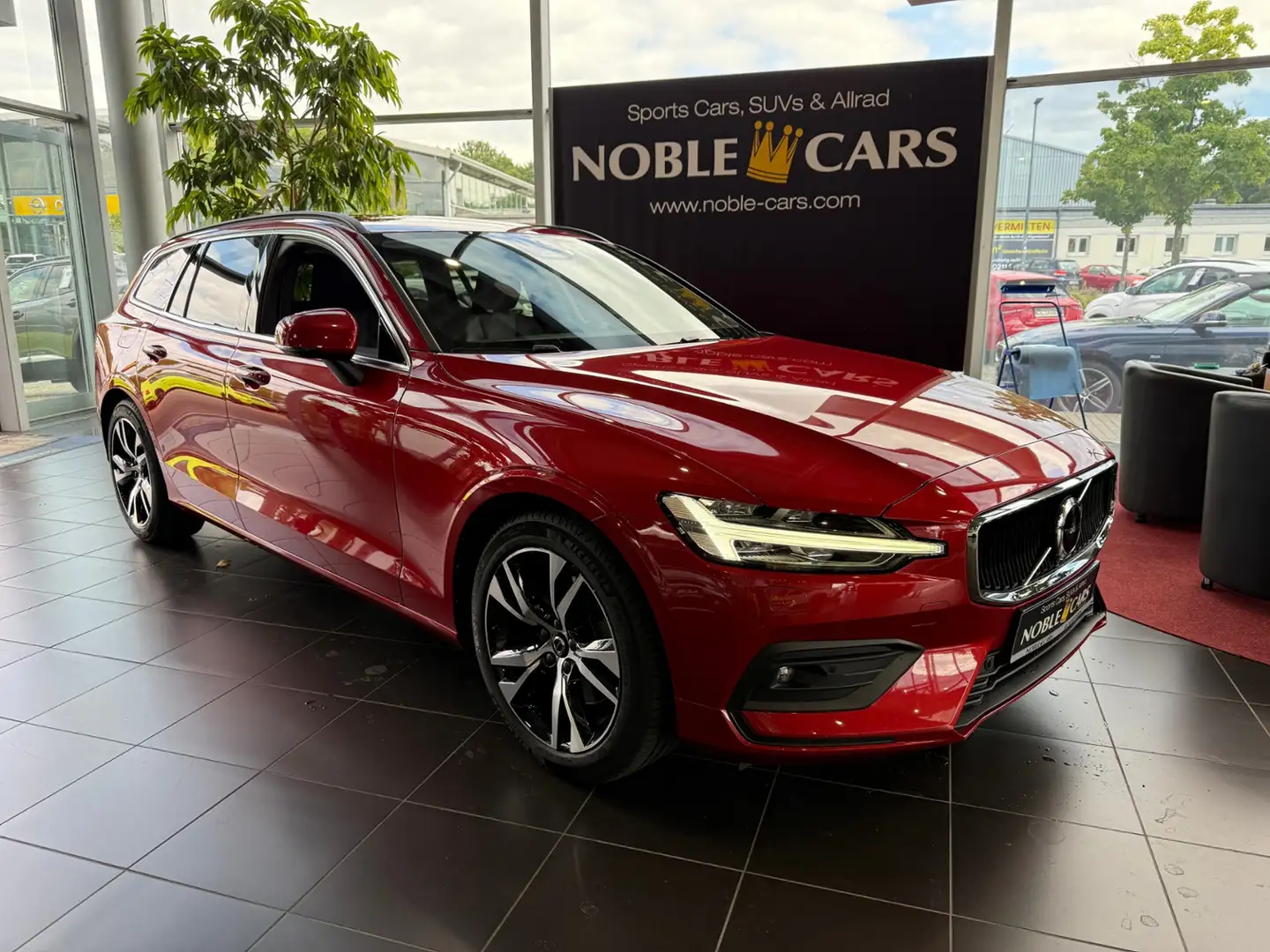 Volvo V60 Kombi Core AHK LED ALU Rot - 1