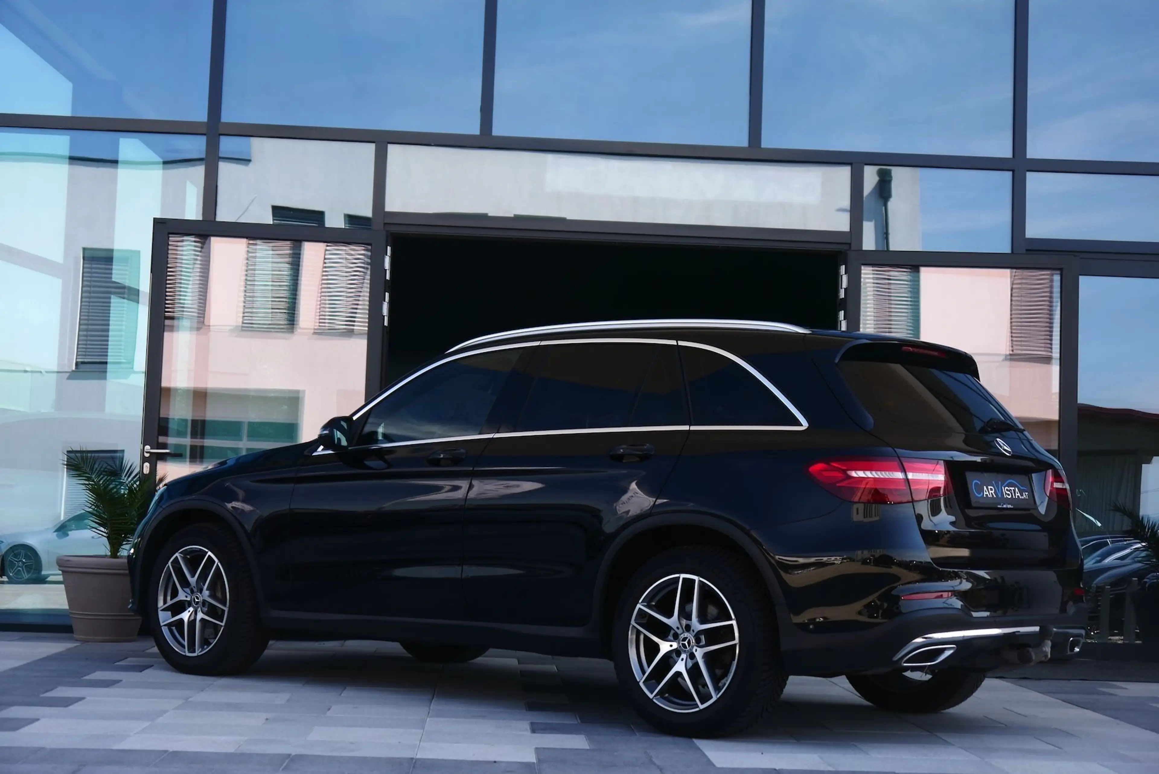Mercedes-Benz GLC 250 d AMG Line 4Matic *AHK & Parkassistent* — photo 7