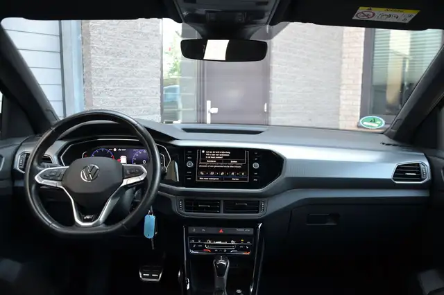 Volkswagen T-Cross view 8