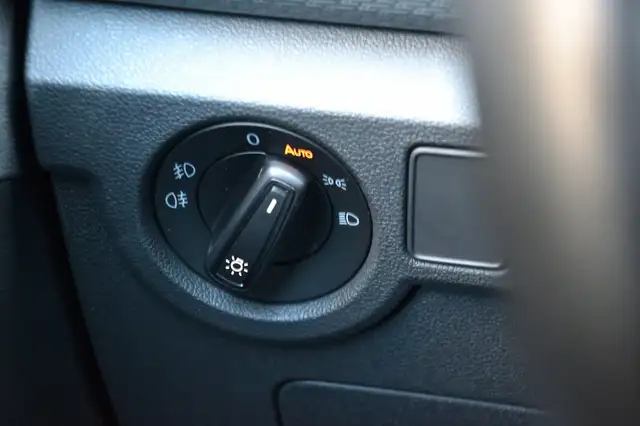 Volkswagen T-Cross view 18